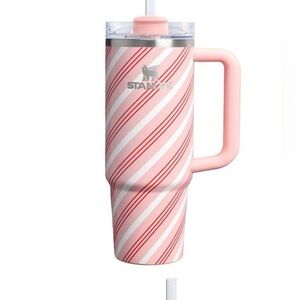 Stanley 30 oz Stainless Steel
H2.0 FlowState Quencher Tumbler Strawberry Twist